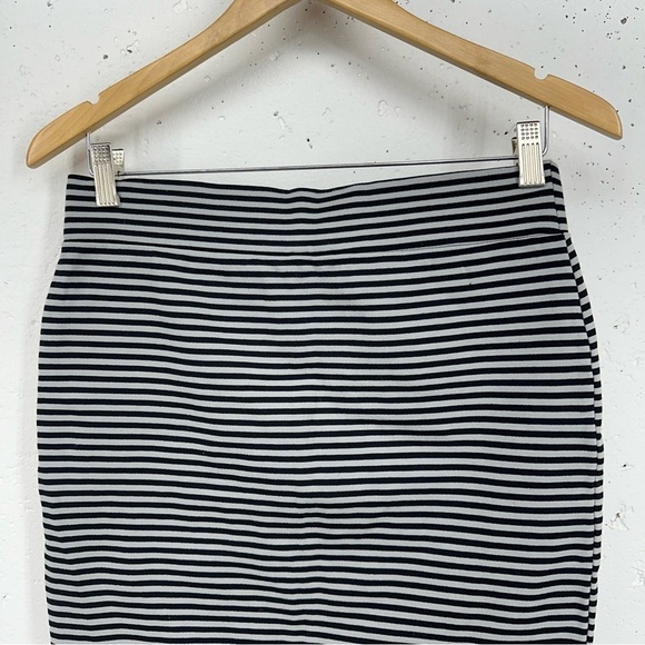 Toad&Co Women's Size Small Paseo Black Gray Striped Stretch Skirt - Picture 8 of 14